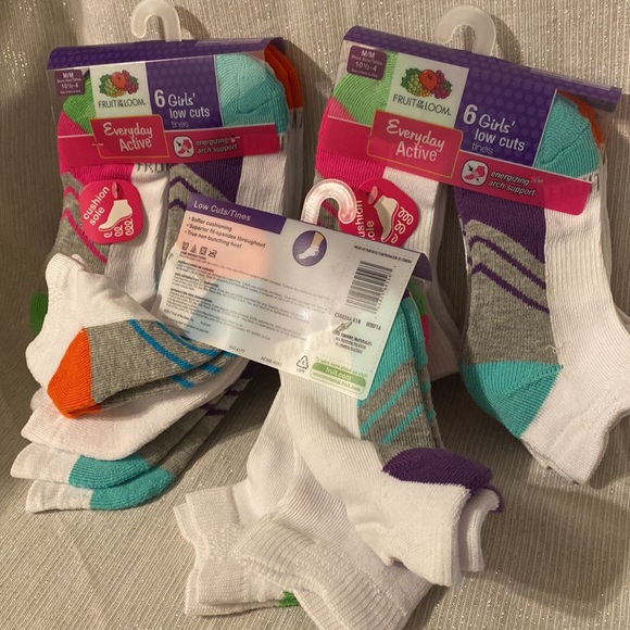 Lot of 18 pairs FRUIT OF THE LOOM Girls  ankles socks M shoe size 10 1/2 - 4 - Picture 10 of 10
